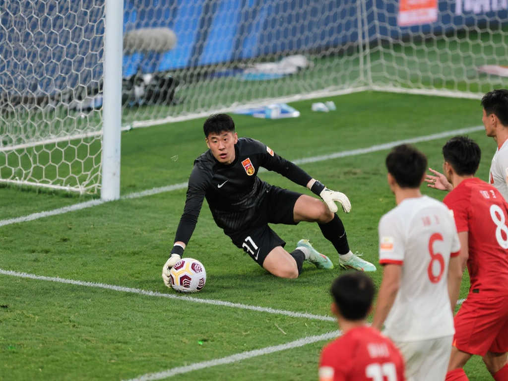 王大雷：因视线受阻错过进球，未来将更加专注